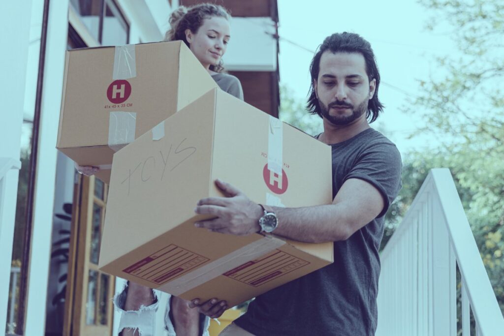 A Massapequa husband and wife moving DIY without professional movers